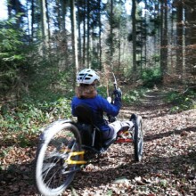 Monika mit Kobold im Hardwald Handbike Kobold im Hardwald