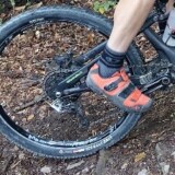 Dank wenig Luftdruck, hoher Grip MTB Reifen passt sich an