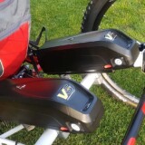 Zwei Hailong Akkus an einen Praschberger Handbike. Zusammen 1'800 Wh. Hailong Akkus
