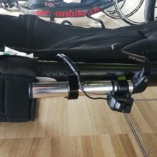 DuraAce Bremshebel und Di2 Schaltknöpfe für Ellbogenbedienung an Maddiline Carbide Ellbogen Bremse und Schaltung